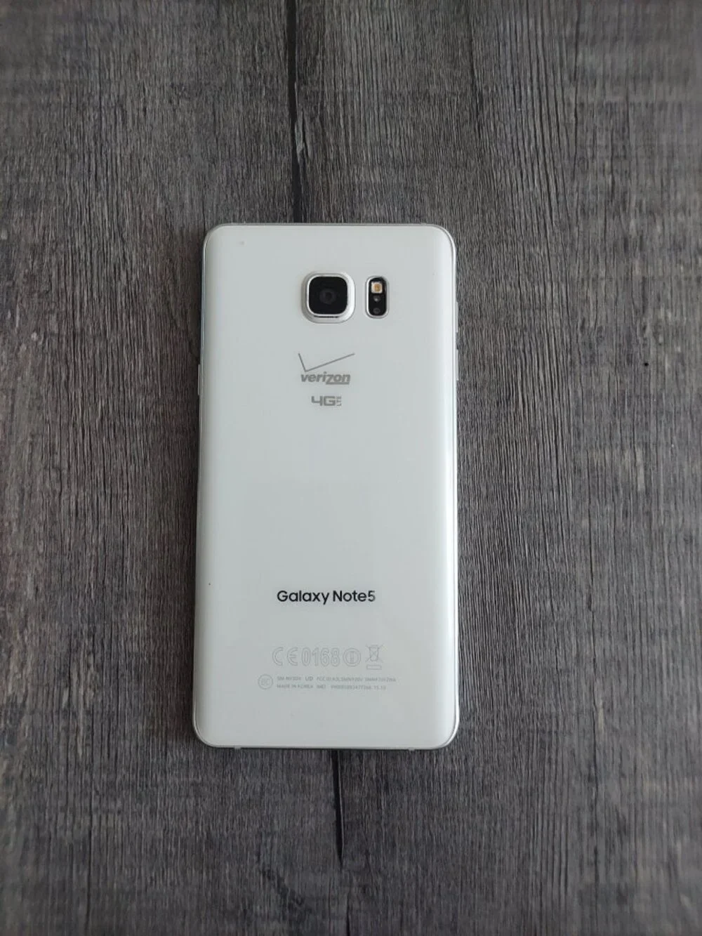 Samsung Galaxy Note5, 32 GB, White Pearl (Locked to Verizon) + portable charger